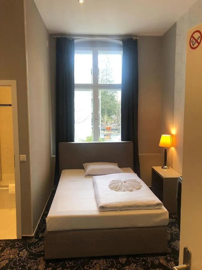 Hotel Gasteiner Hof Berlin 2*,